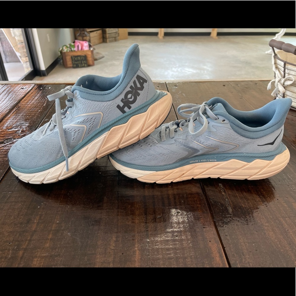 Hoka Arahi 5